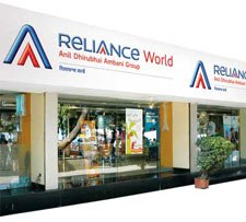 You are currently viewing RCom to expand stores and revamping outlets into experience zones