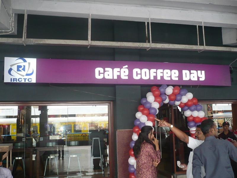 You are currently viewing Cafe Coffee Day, Pizza Hut and others to open eateries at railway stations