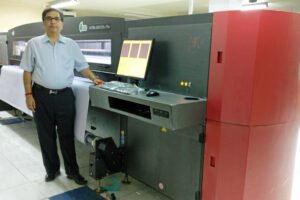 First Efi VUTEk GS3250LX Pro in north installed at New Delhi-based JMD Digital Art Xchange