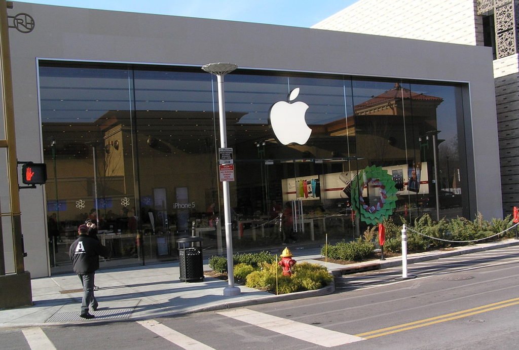 Apple Store Yonkers NY January 8 2013