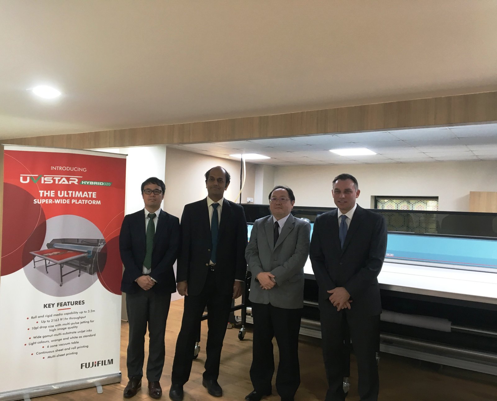 You are currently viewing FUJIFILM India launches new Uvistar Hybrid 320 super-wide hybrid UV printer