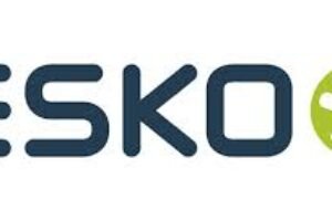 Esko automates board feeding and material stacking for Kongsberg table