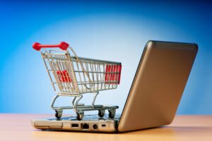 E-retailers focus on opening physical stores