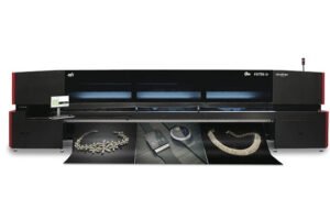 Arrow Digital delivers EFI VUTEk 5r LED RTR printer to Hannu Marketing