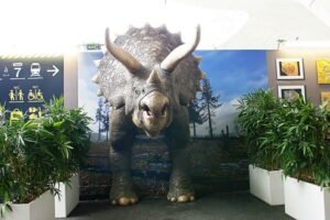Massivit 3D helps METROPOLE create an ultra-realistic full-size triceratops at Paris exhibition