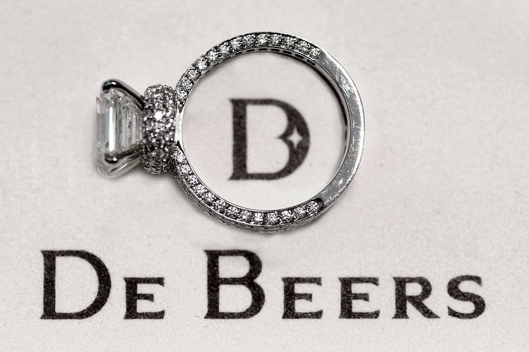 You are currently viewing De Beers gears up for expanding outlets in smaller cities