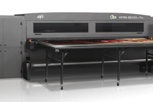 Macromedia adopts new Efi VUTEk GS3250LXR LED UV RTR