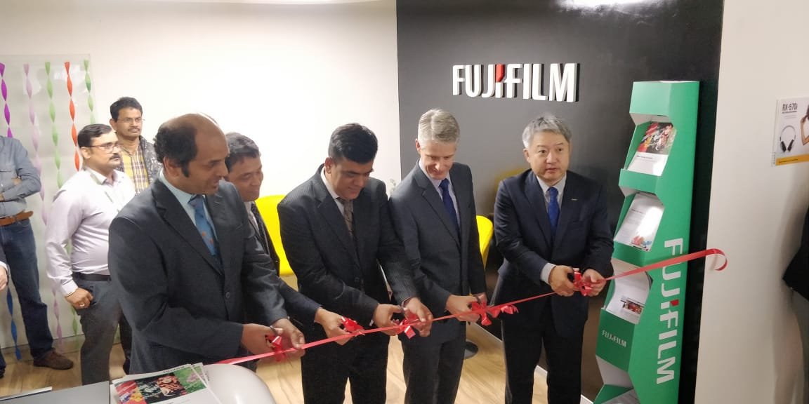 Read more about the article FUJIFILM India opens its second graphic art demo centre showing all new Acuity LED 3200R
