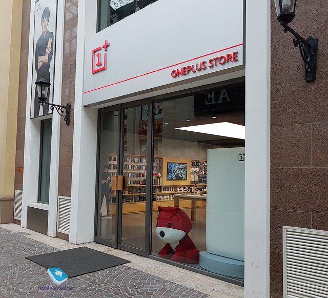 You are currently viewing OnePlus to open 100 Experience Stores across India