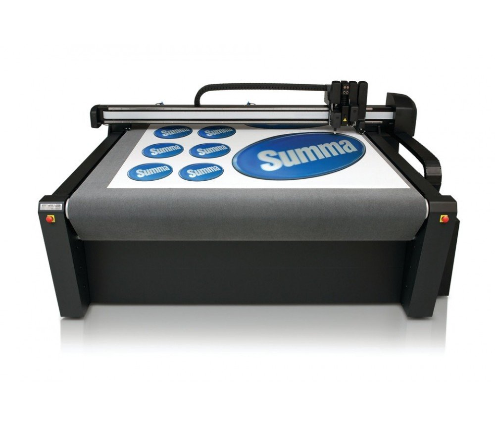 You are currently viewing SUMMA cutting thousands of mouth masks and surgical aprons to fight against COVID-1