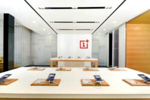 OnePlus to unveil 100 Experience Stores in India