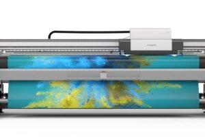 Karibu RTR system of swissQprint incorporates ingenious features for versatility print production