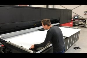 Agfa releases video featuring live demo of new 3.3m Oberon RTR3300