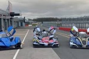 HP Latex behind stunning full-colour racing car wrap