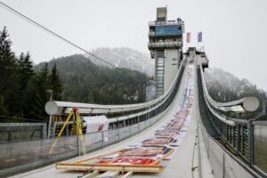 Canon enters Guinness World Records for printing world’s longest photo