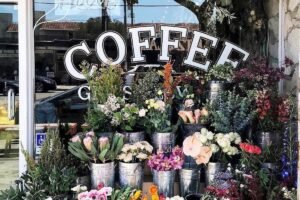 Florista ties up with Café Coffee Day to open flower retailing outlets