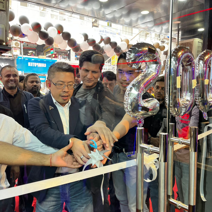 You are currently viewing ASUS opens its milestone 200th store in New Delhi