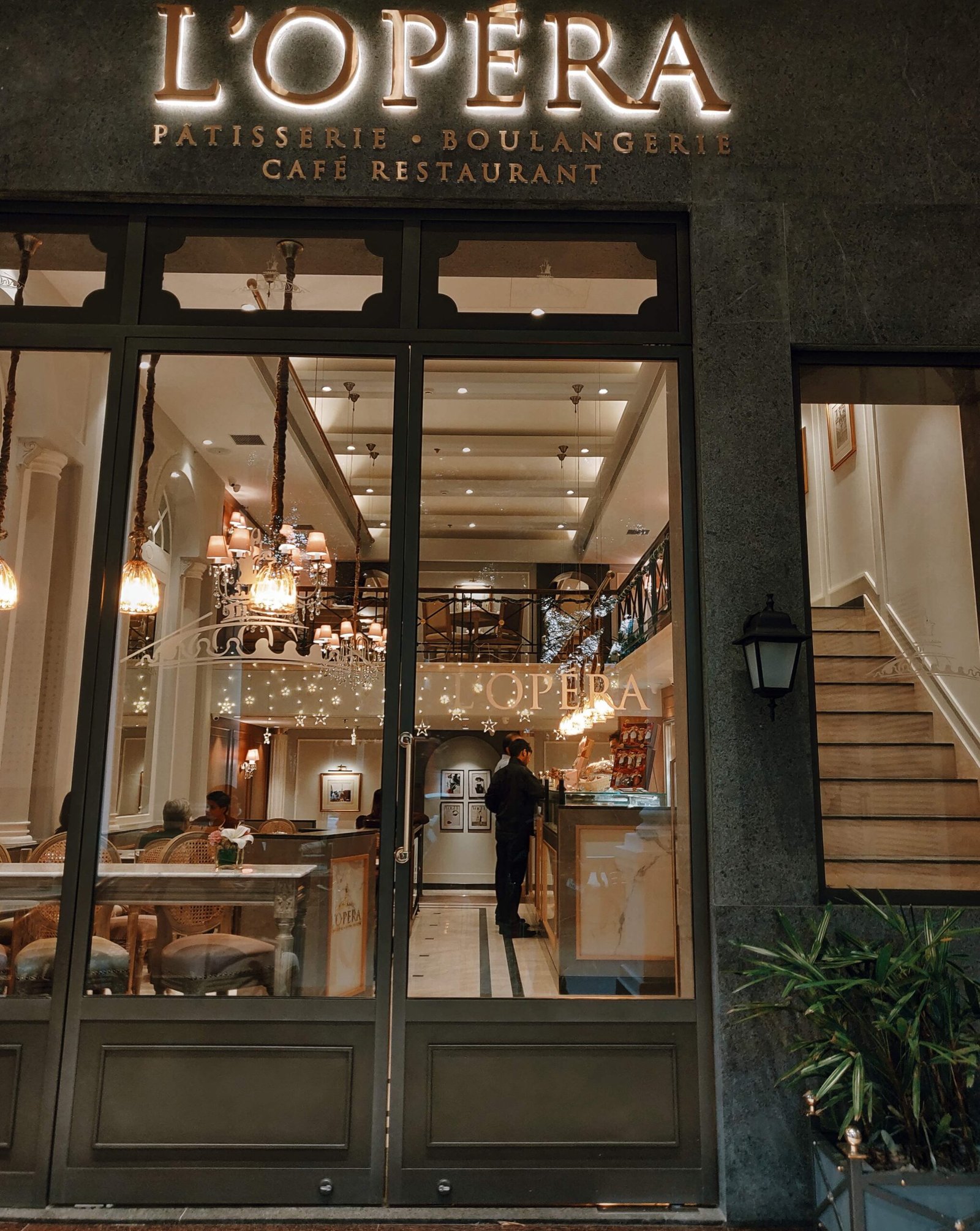 You are currently viewing New L’Opéra Art Café opened at New Delhi