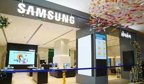 You are currently viewing Samsung India opens largest experience store in Gujarat