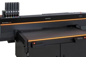 Mutoh XpertJet 1462UF features moving gantry
