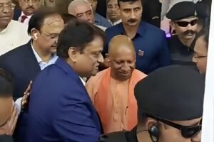 UP CM Yogi Adityanath acknowledges ColorJet Group’s contribution to textile printing