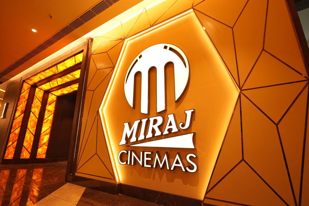 Miraj Cinemas KSB Olympia Surat DSC00406