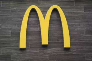 McDonald’s aims at opening 10,000 new restaurants by 2027