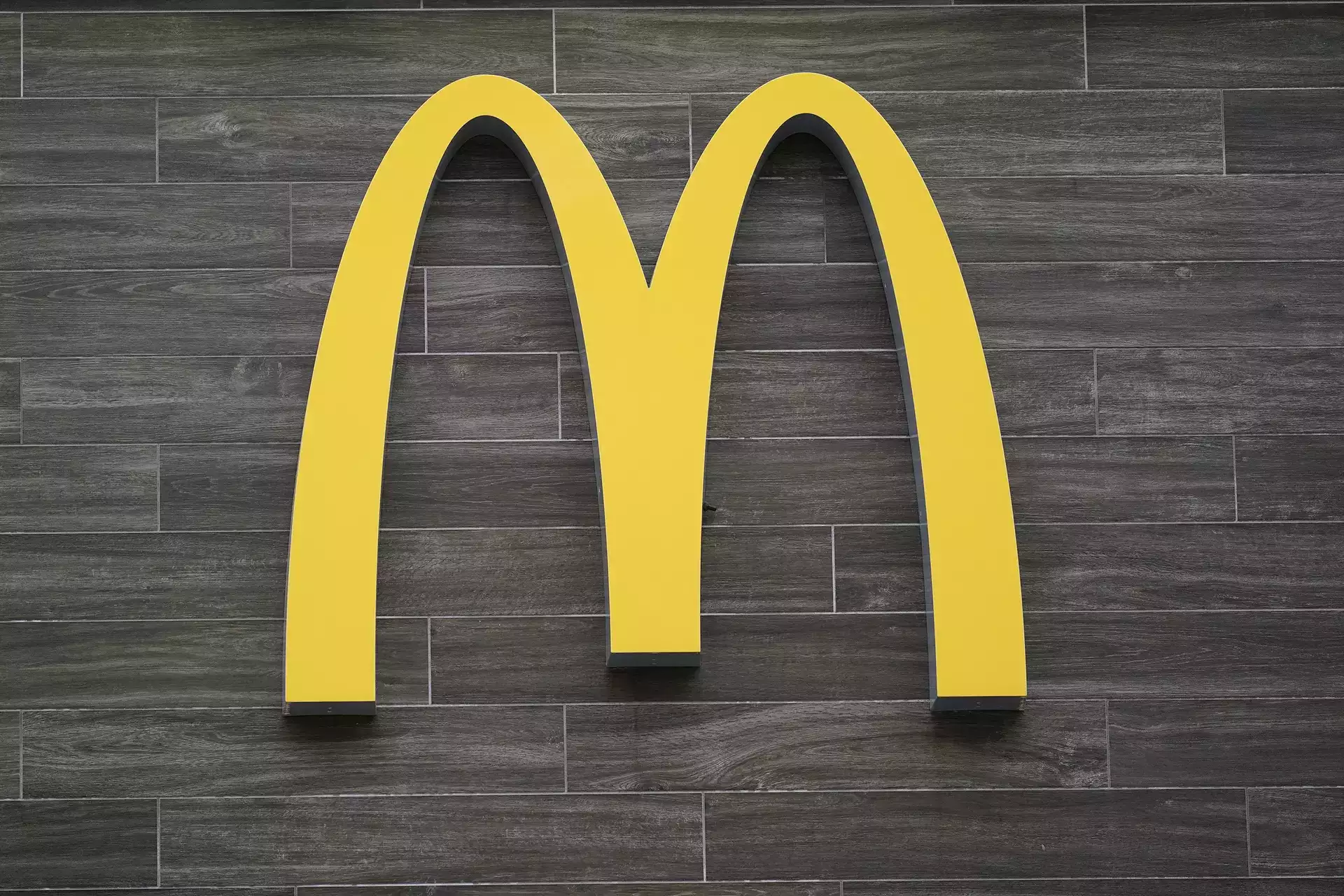 You are currently viewing McDonald’s aims at opening 10,000 new restaurants by 2027