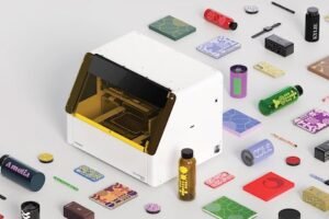 Roland DGA launches two new VersaSTUDIO desktop devices