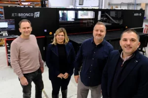 World’s first Agfa Jeti Bronco H3300 installed at Format Graphics in UK