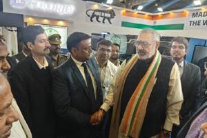 Textiles Minister Giriraj Singh visits Colorjet India at GTE Expo 2025