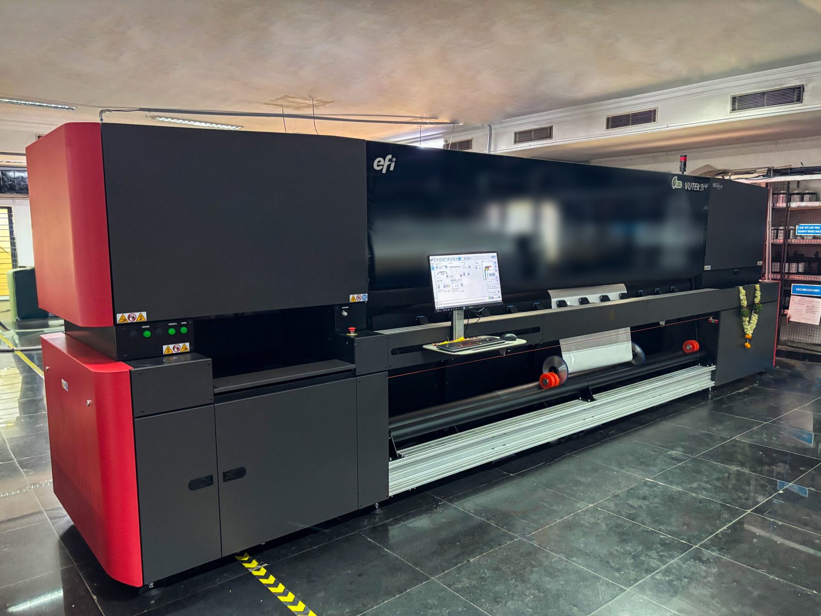 You are currently viewing Macromedia strengthens printing prowess with new EFI VUTEk 3r+ from Arrow Digital