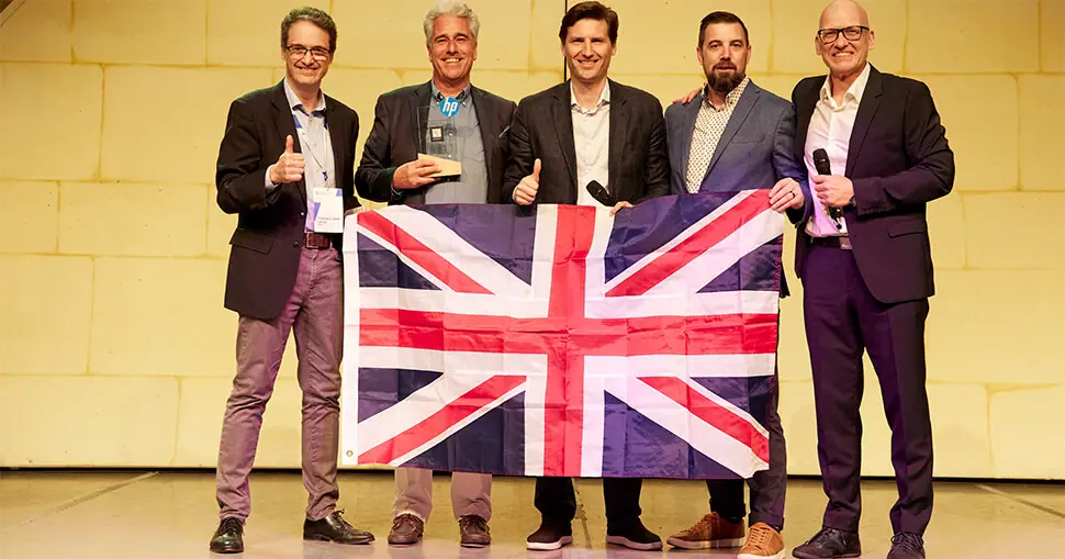 Read more about the article Papergraphics awarded as Best Performing HP Latex Partner in UK