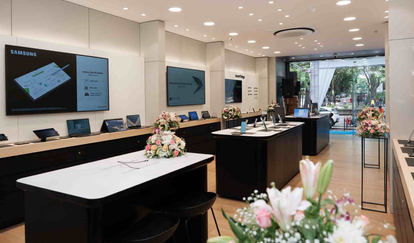 Read more about the article SAMSUNG launches ‘Business Experience Studio’ in Mumbai