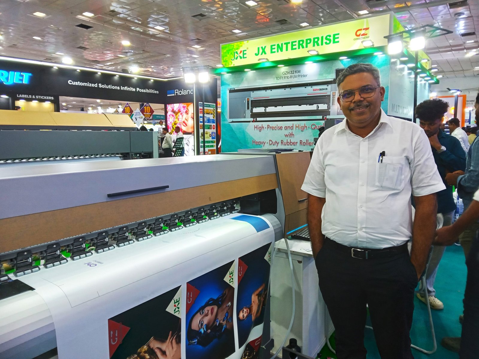 Read more about the article JX Enterprise launches new Gongzheng Thunderjet UV RTR printer