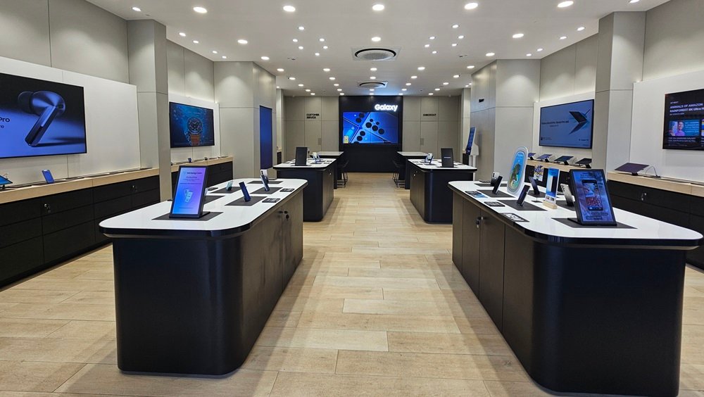 Read more about the article Samsung opens latest experience store in Mumbai