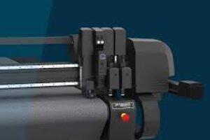 SUMMA debuts F1625 flatbed cutter