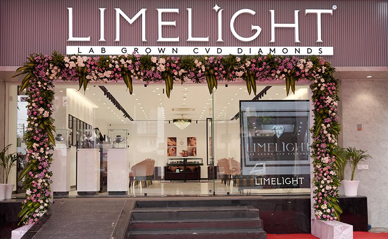 Read more about the article Limelight Diamonds unveils first store in Kanpur