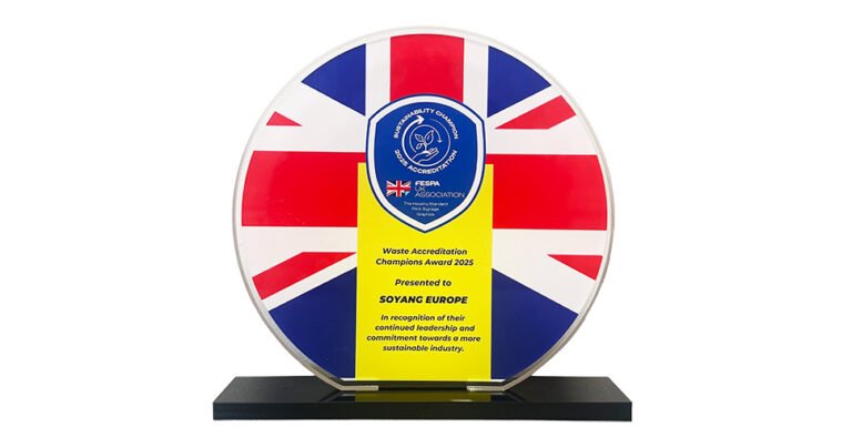 Read more about the article FESPA UK confers ‘Waste Accreditation Champion’ on Soyang Europe
