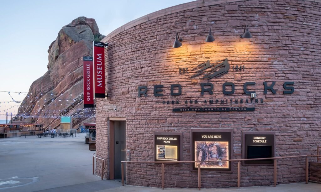Red Rocks 3 2048x1226 1